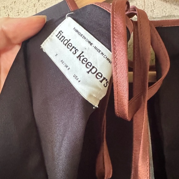 Finders Keepers Black Tie-Back Palm Blouse - Picture 4 of 5